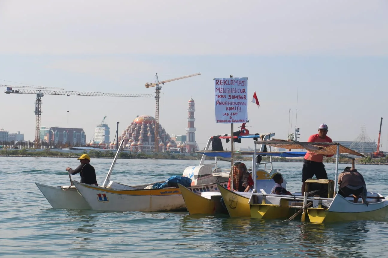 Potret warga Pulau Lae-lae saat berdemonstrasi/Alfandy Oliver/Bollo.id.