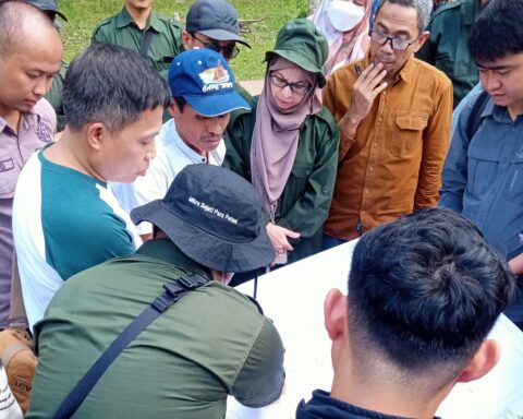 Panitia B Agraria dan Tata Ruang Badan Pertanahan Nasional (ATR/BPN) Kantor Wilayah (Kanwil) Provinsi Sulawesi Selatan (Sulsel) melakukan peninjauan lokasi terkait klaim wilayah dan pengajuan pembaruan konsesi Hak Guna Usaha (HGU) yang diajukan PT. Lonsum Indonesia, Tbk di beberapa lokasi yang berada di sekitar perkebunan termasuk Bontobiraeng, Bonto Mangiring, dan Jawi-Jawi, pada Selasa, 13 Agustus 2024 lalu/Foto: Dok. Gramt