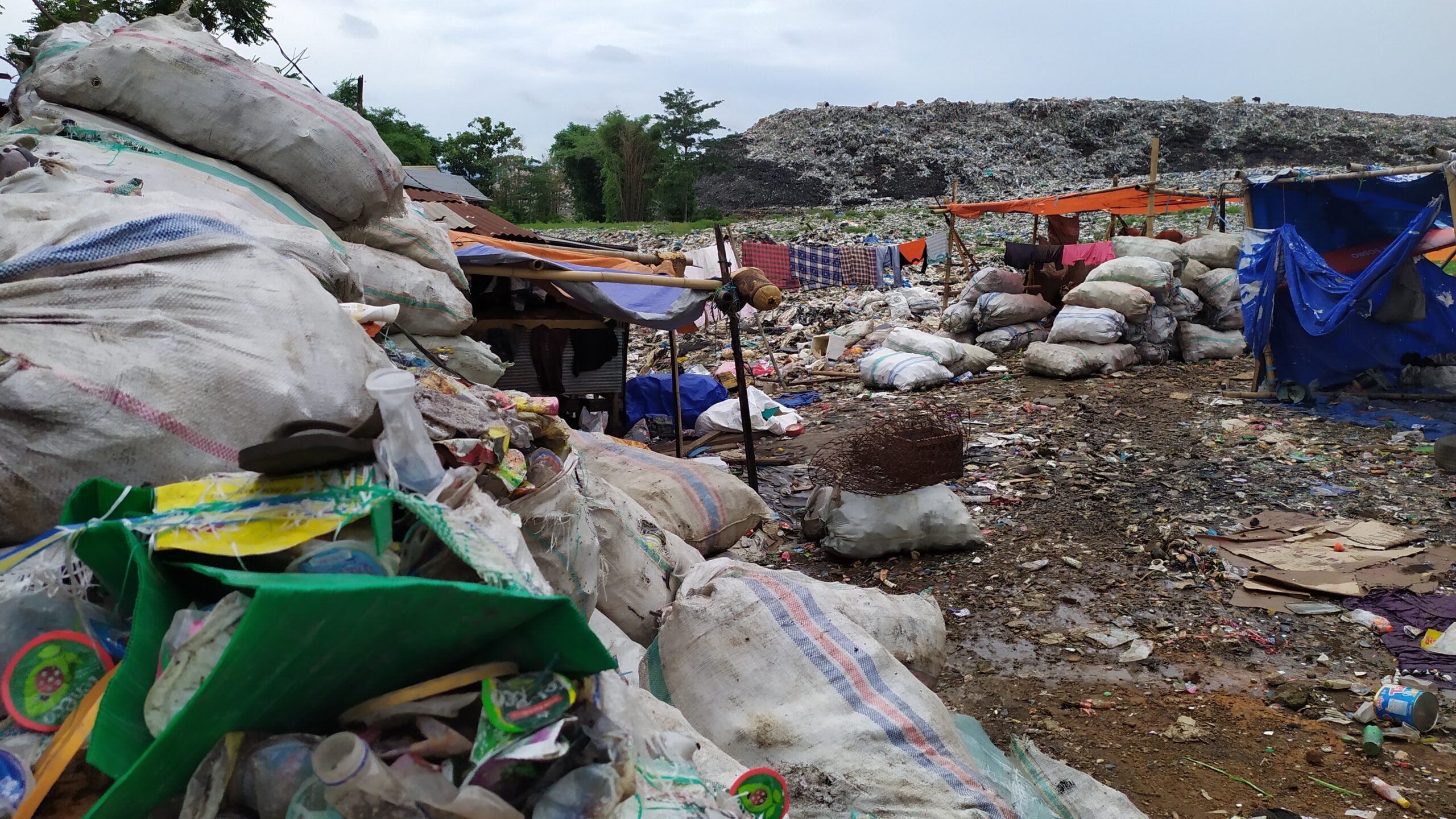 Potret sampah menumpuk di TPA Tamangapa, Manggala, Kota Makassar/Sahrul Ramadan/Bollo.id