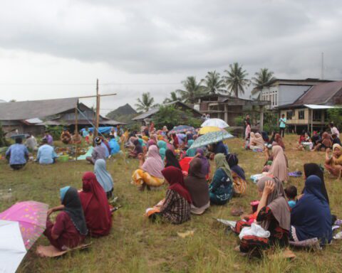 Potret persiapan ritual tolak bala masyarakat di Desa Kaluppini, Enrekang/Foto: Andi Audia Faiza Nazli Irfan/Bollo.id