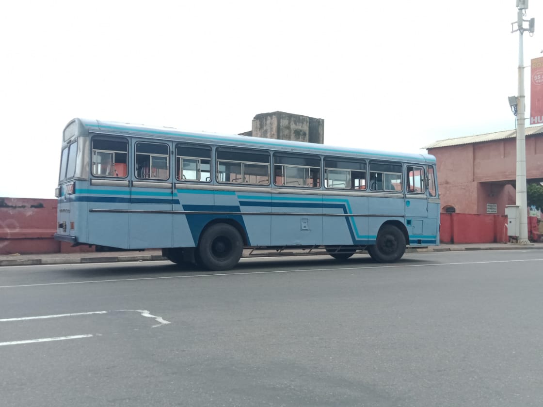 Potret bus tua di tengah Kota Kolombo, Ibu Kota Sri Lanka/Foto: Muhammad Taufiqurrahman/Bollo.id