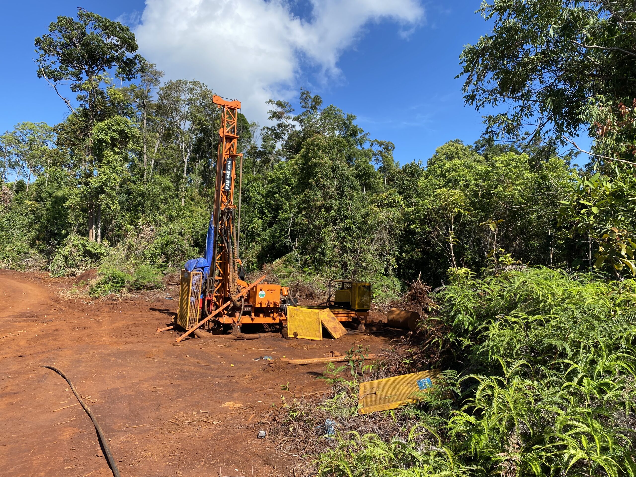 Aktivitas eksplorasi di Blok Tanamalia, Kecamatan Towuti, Kabupaten Luwu Timur/Foto: WALHI Sulsel
