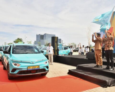 Taksi listrik yang diresmikan pejabat Pemprov Sulsel/Foto: Pemprov Sulsel