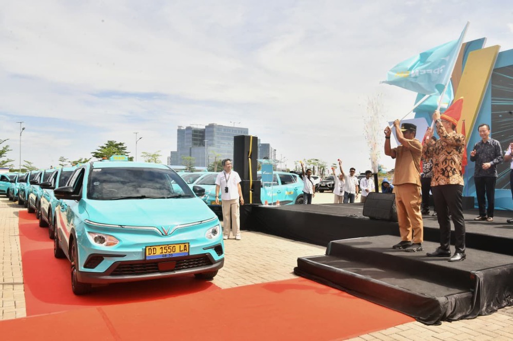 Taksi listrik yang diresmikan pejabat Pemprov Sulsel/Foto: Pemprov Sulsel