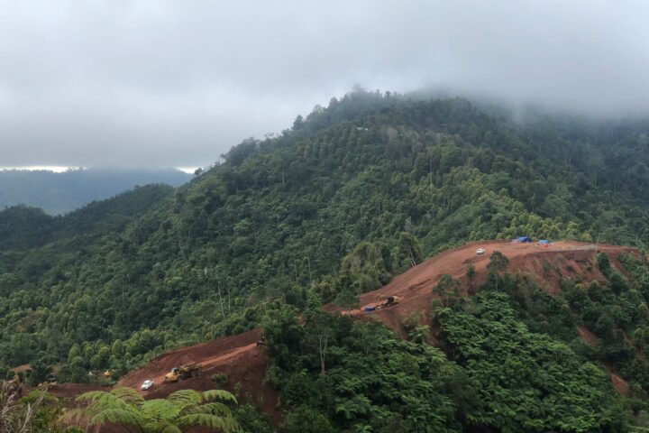 Potret aktivitas alat berat perusahaan Masmindo di kawasan pegunungan Latimojong, Kabupaten Luwu/Foto: Istimewa