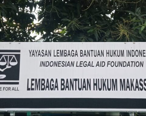 Papan nama Kantor Lembaga Bantuan Hukum (LBH) Makassar/LBH Makassar