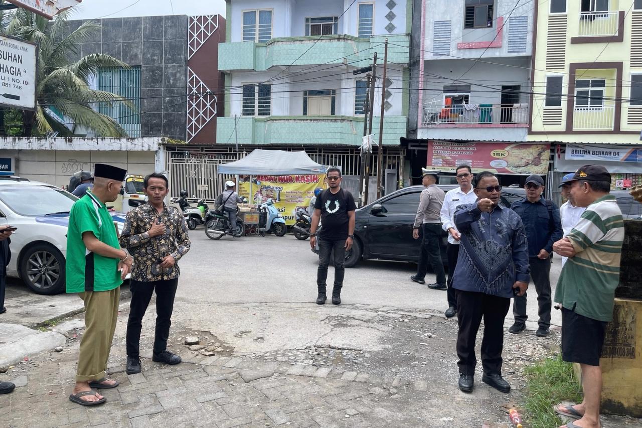 Komisioner Kompolnas, Mohammad Choirul Anam saat berkunjung ke lokasi kejadian/Foto: istimewa
