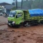 Kondisi banjir di Desa Ussu, Kecamatan Malili, Kabupaten Luwu Timur pada 27 April 2026. Foto: WALHI Sulsel